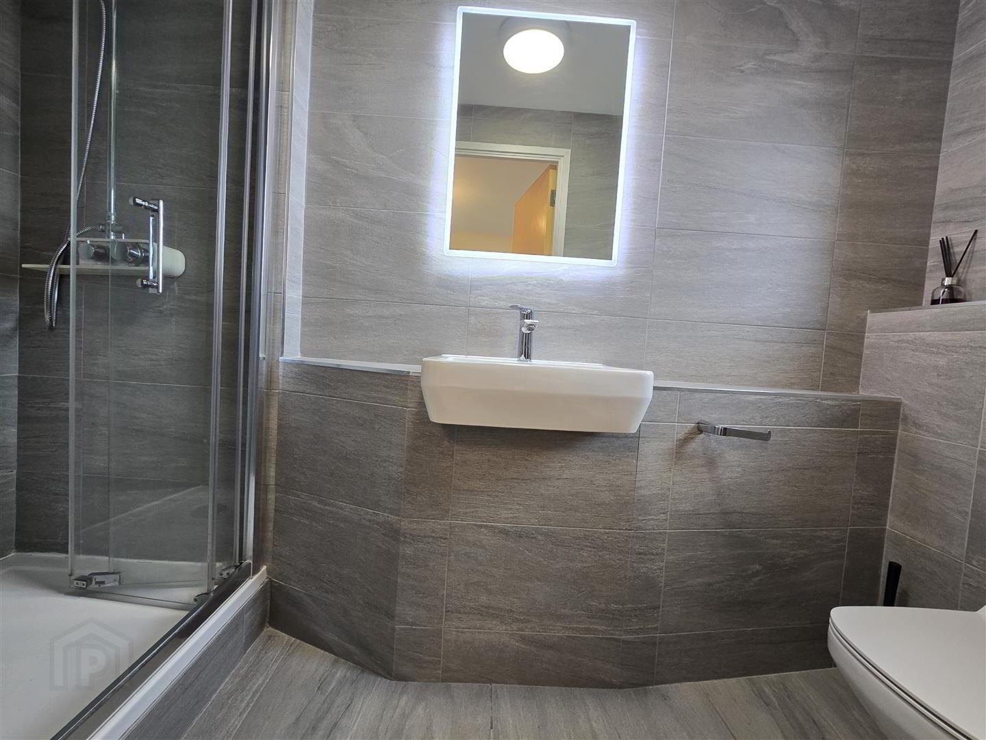 Apartment 48 17 Queens Square 17 of 23