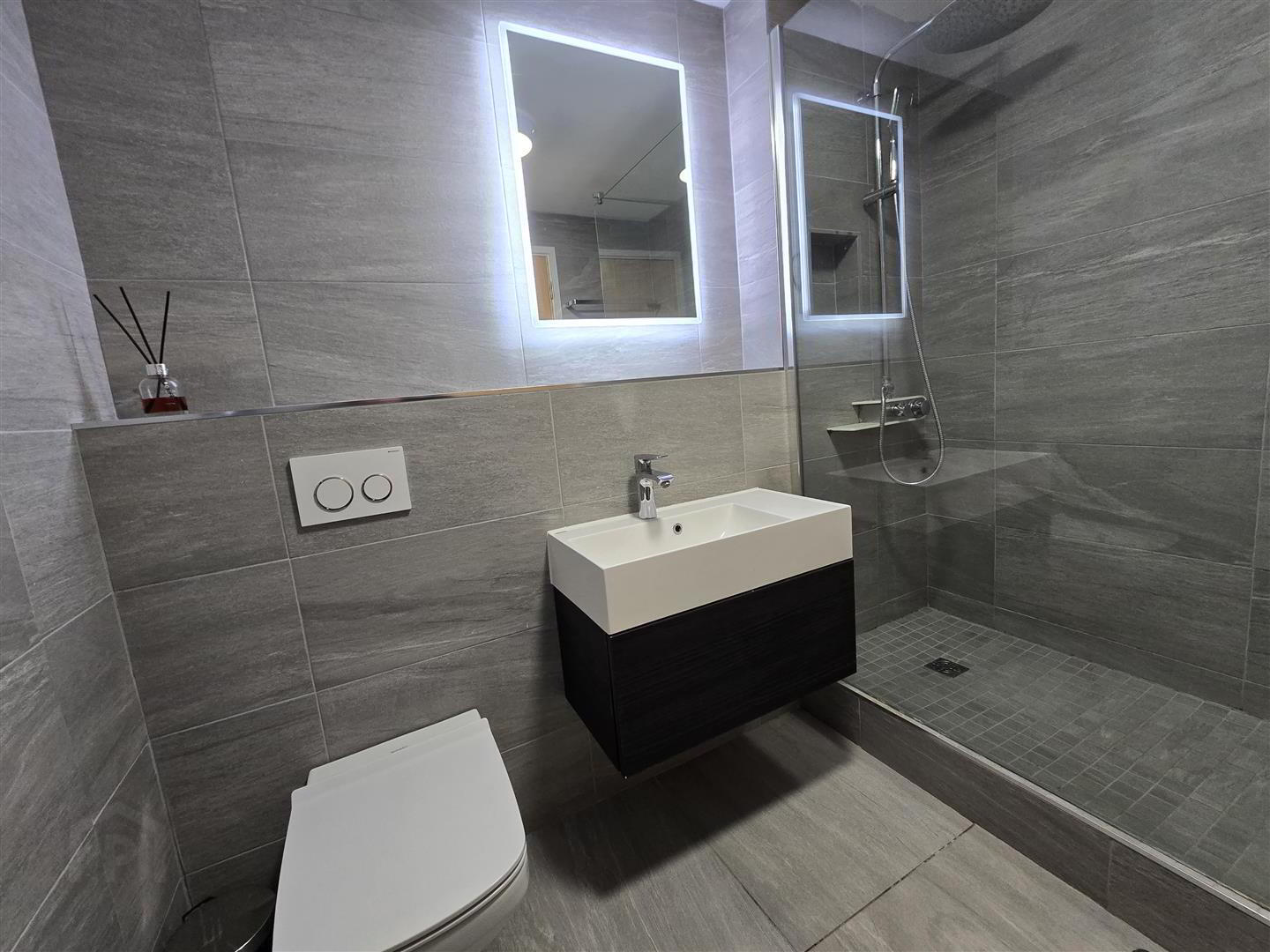 Apartment 48 17 Queens Square 22 of 23