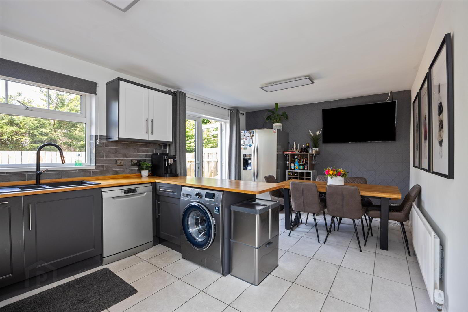 136 Ashmount Park 6 of 22