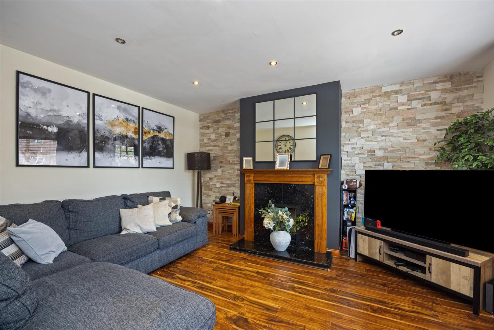 136 Ashmount Park 3 of 22