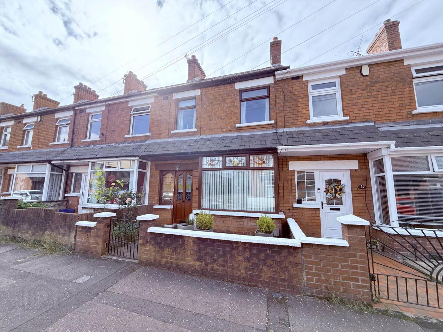 39 Willowfield Parade 1 of 12