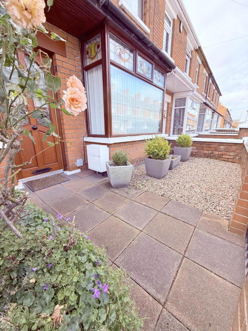 39 Willowfield Parade 2 of 12