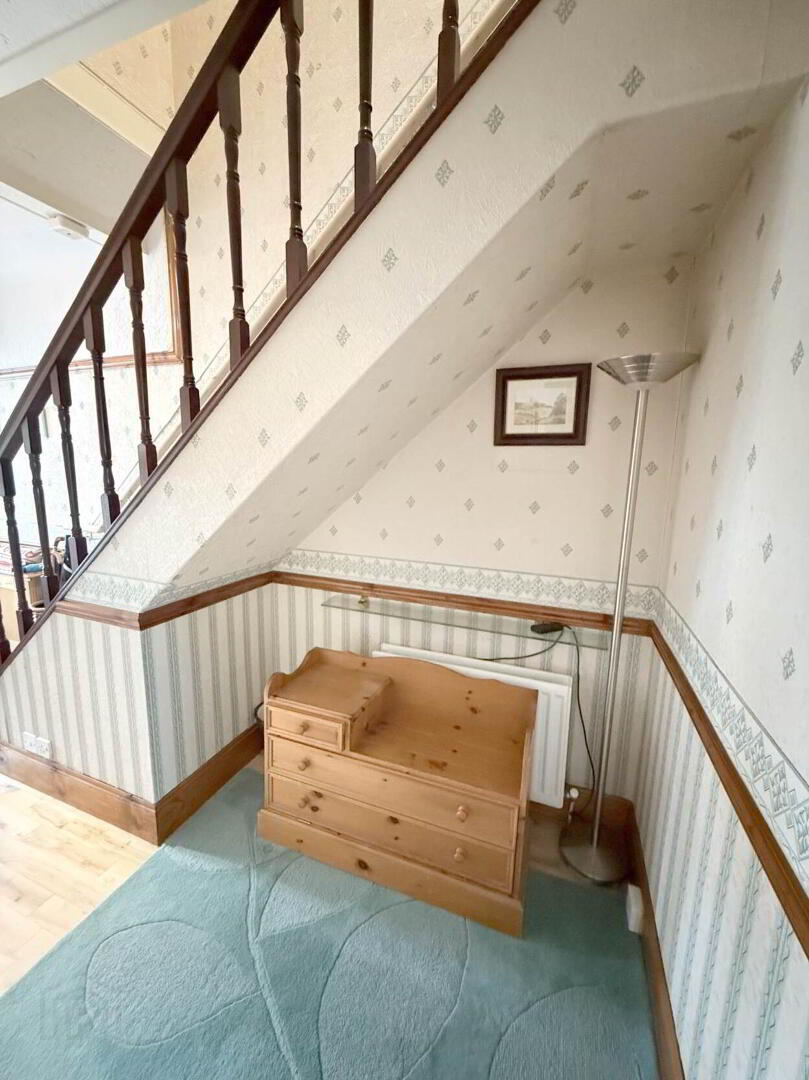 39 Willowfield Parade 4 of 12