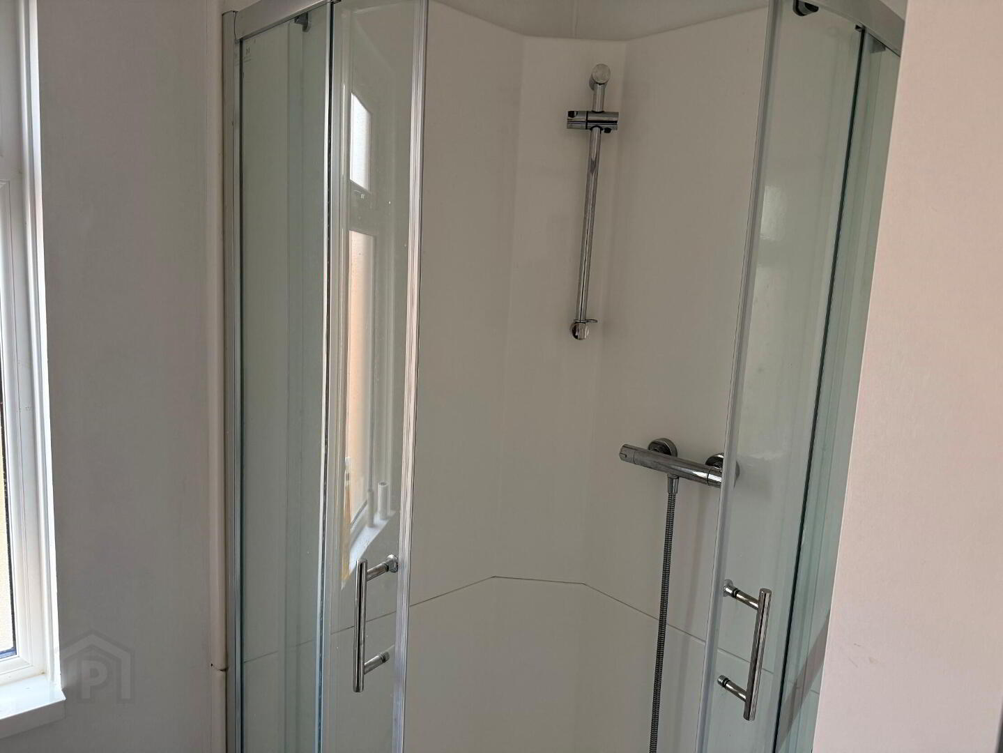 5 Eglantine Avenue 3 of 11
