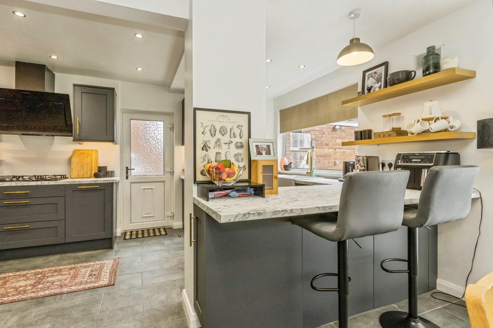 68 Glen Road 13 of 24