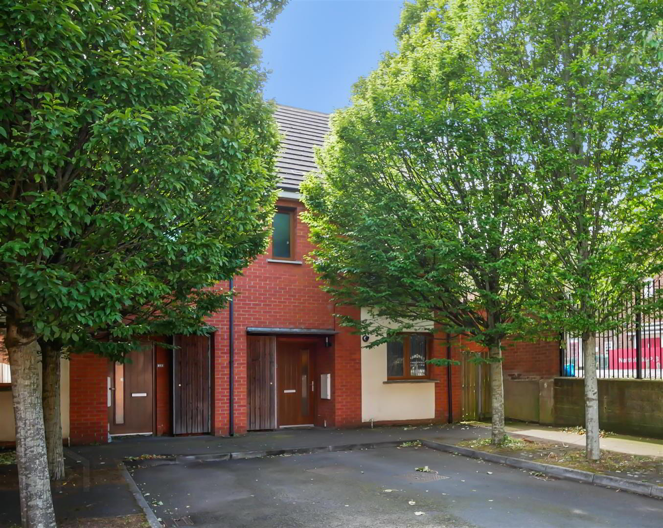 20 Halcombe Street 1 of 27