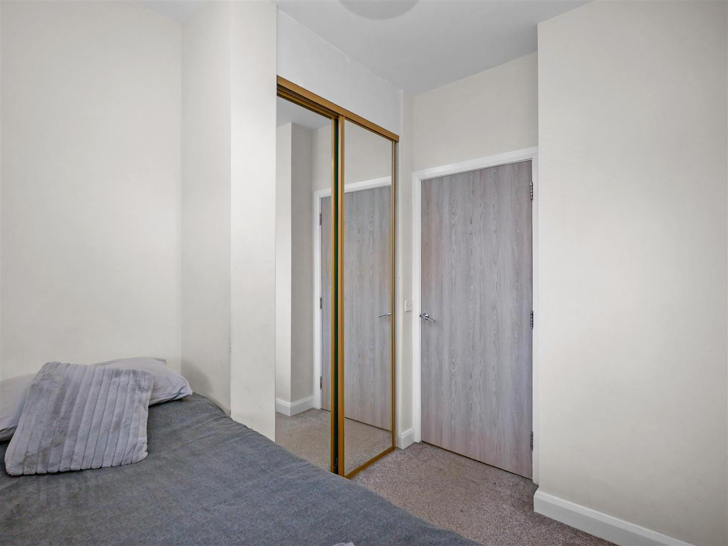 20 Halcombe Street 23 of 27