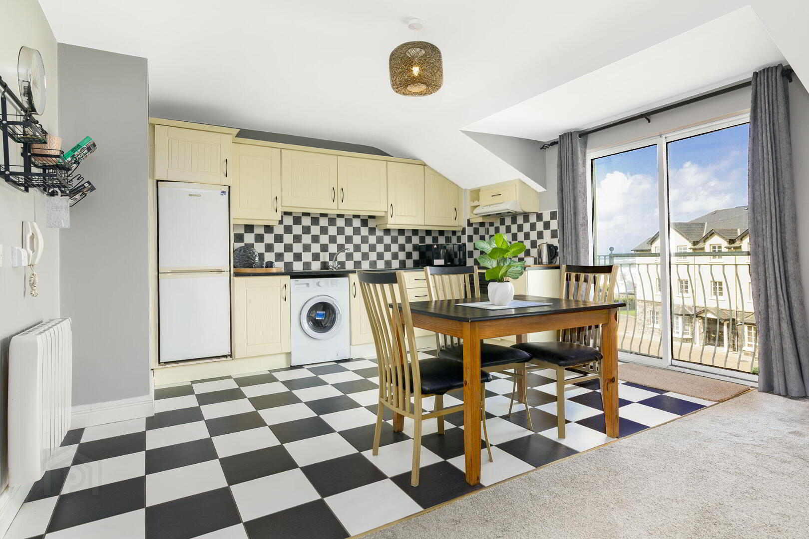 6 Laressa Court 8 of 26
