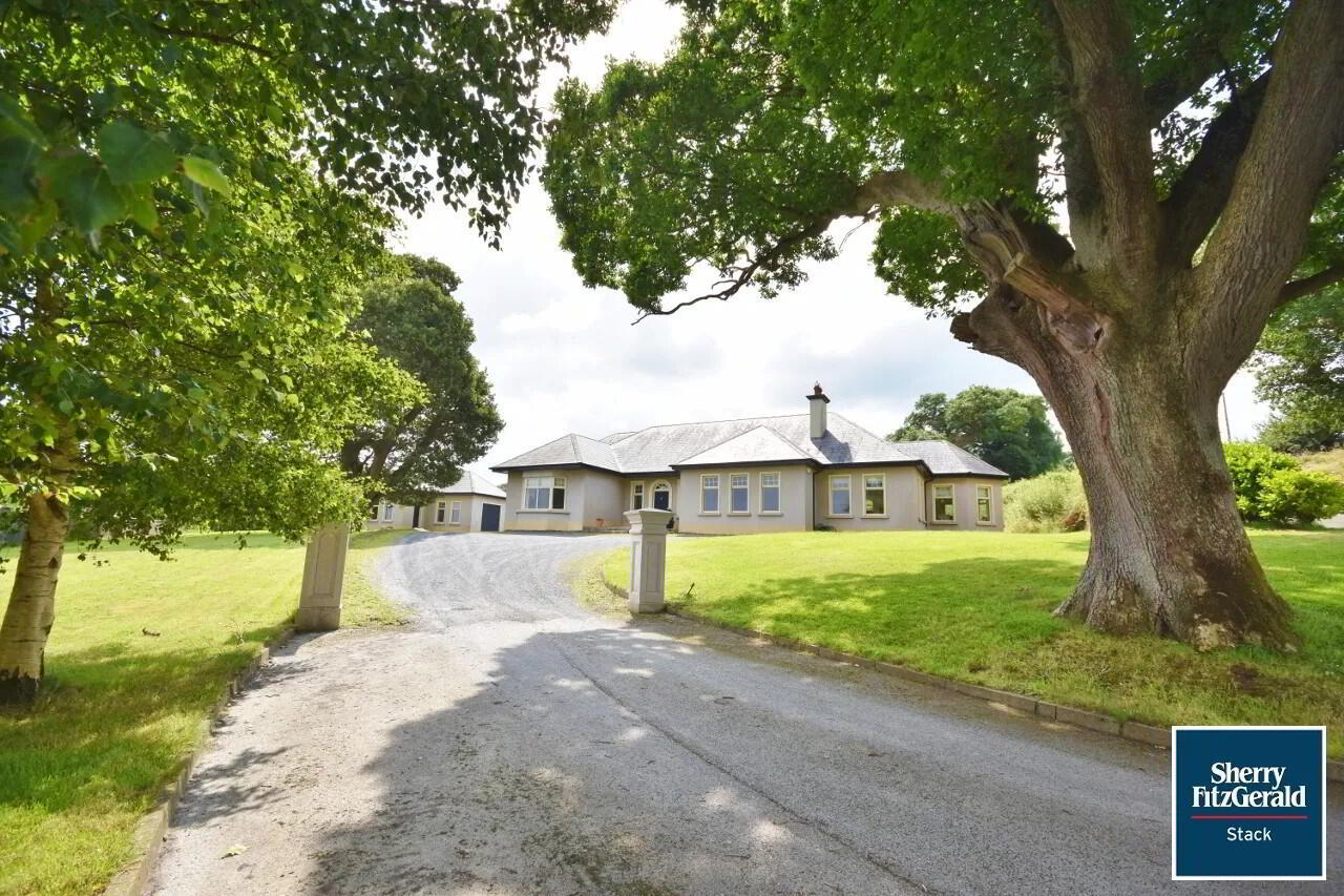 5 The Gallops 1 of 17