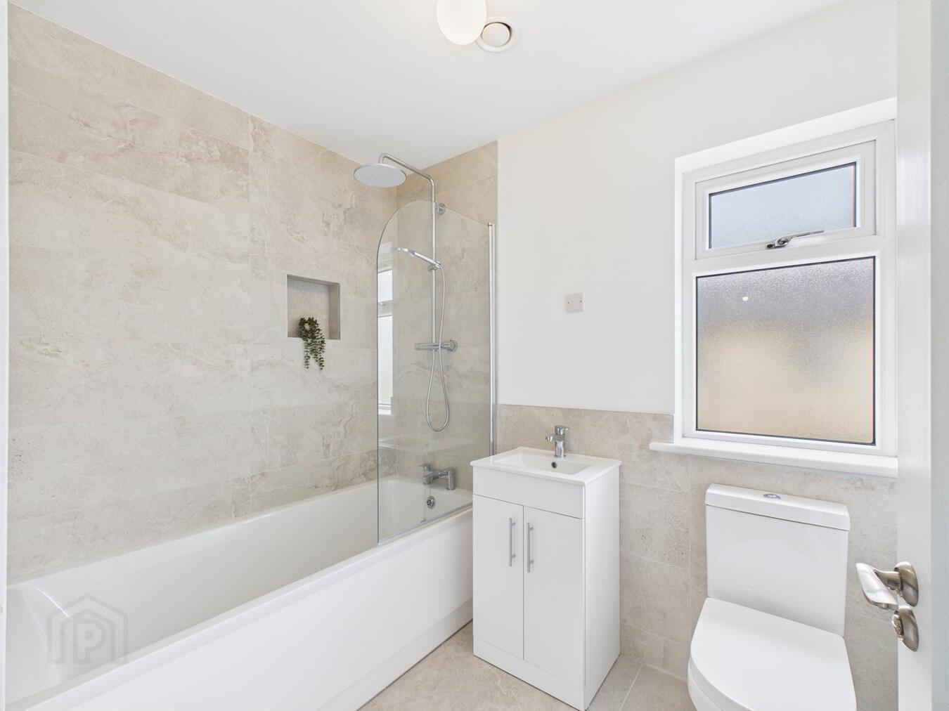 35 The Brook Mountfield 17 of 23
