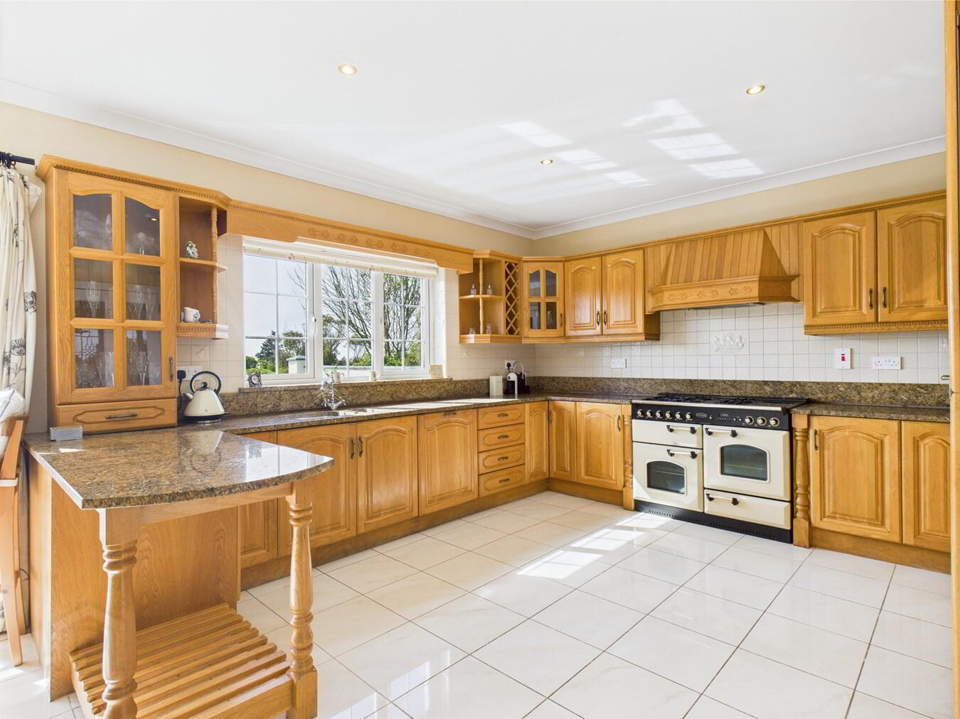 2 Oakleigh 6 of 40