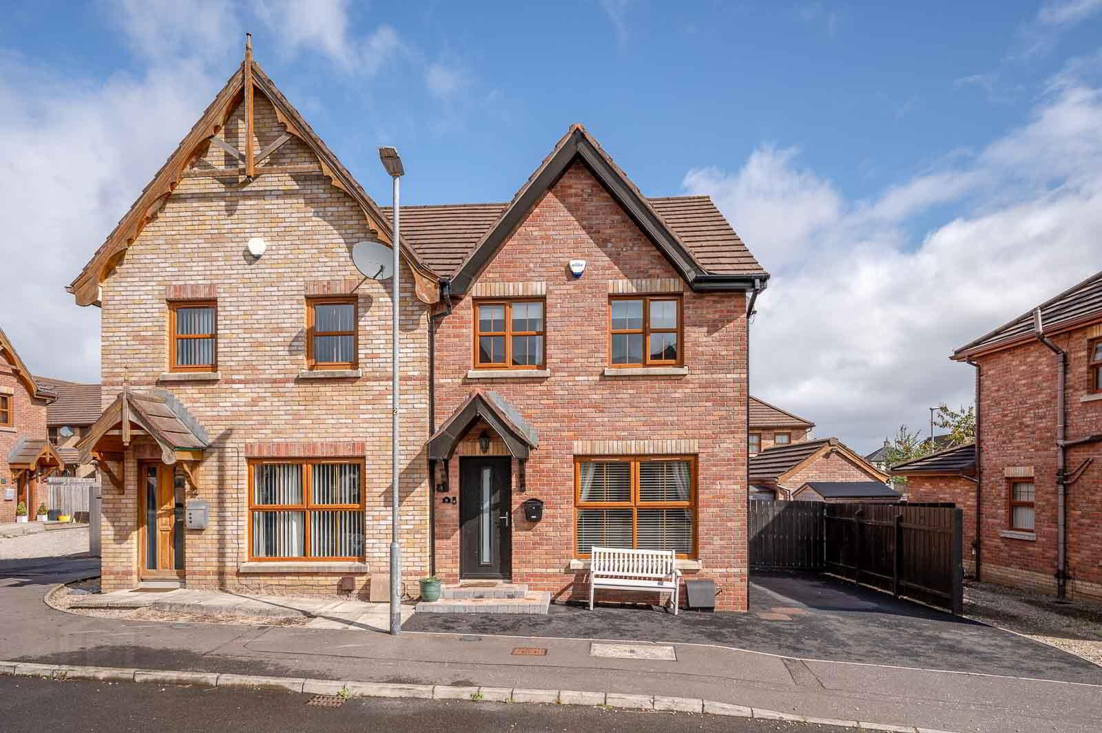 9 Bridgelea Court 1 of 20