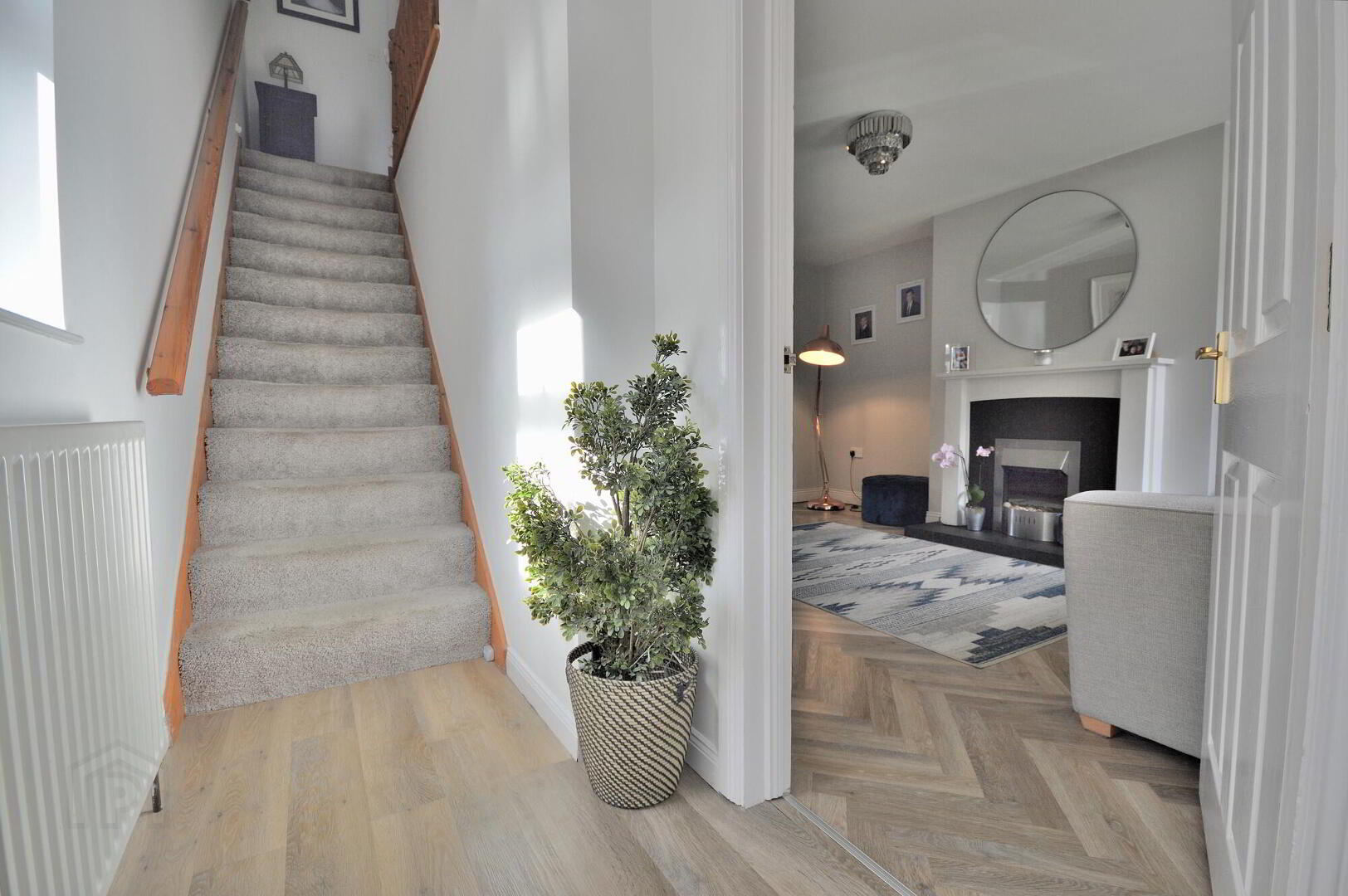 29 Stonebridge Square 2 of 21
