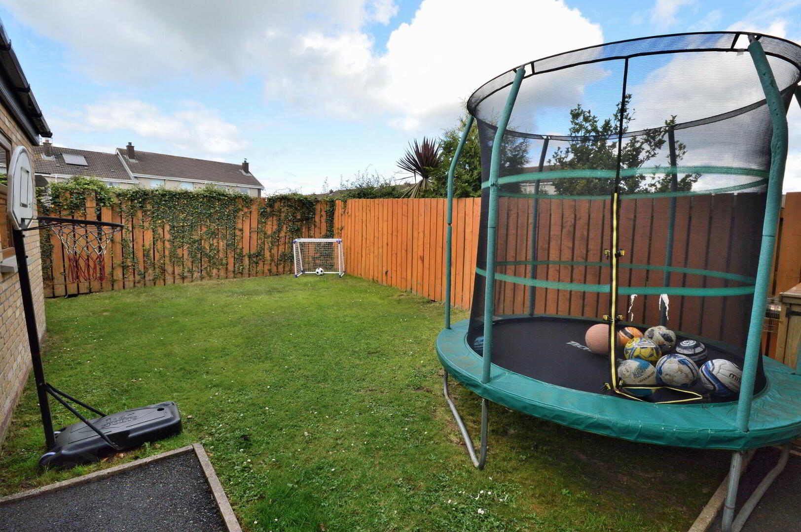 29 Stonebridge Square 15 of 21