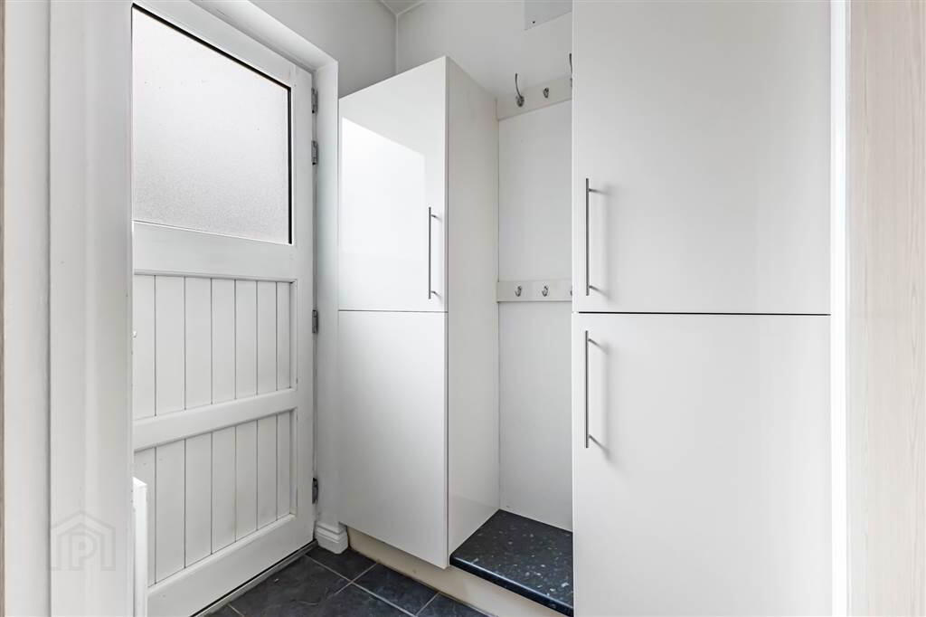 36a Holborn Avenue 10 of 24