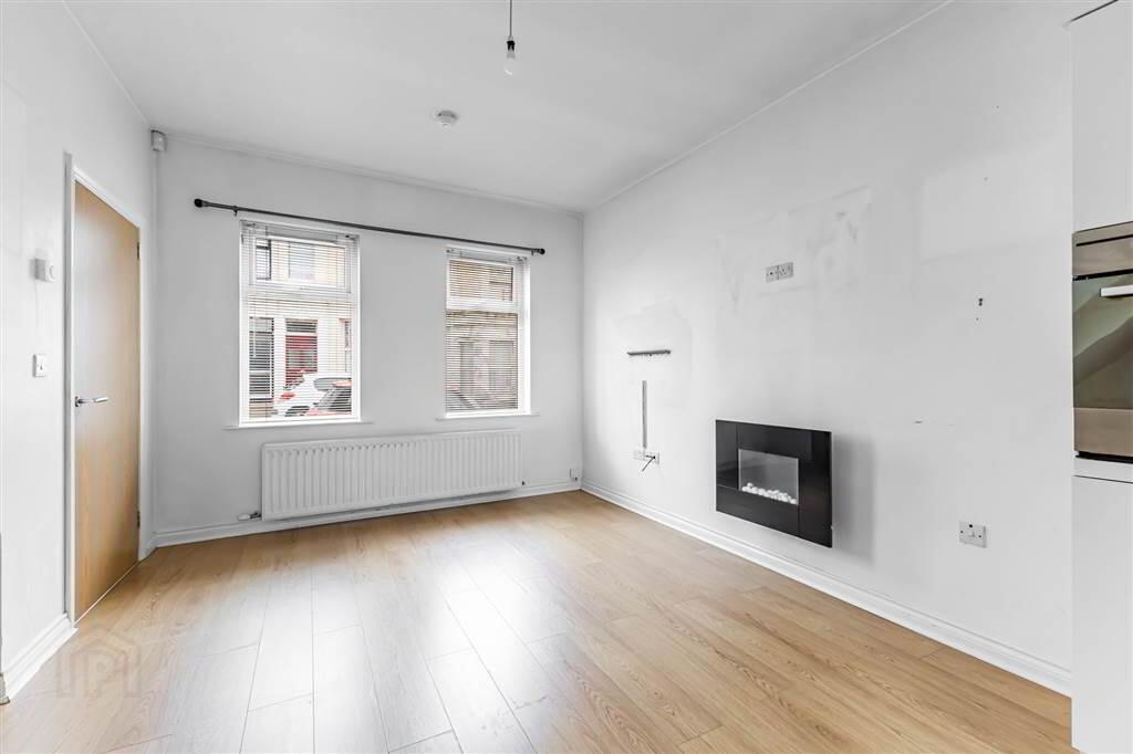 36a Holborn Avenue 8 of 24