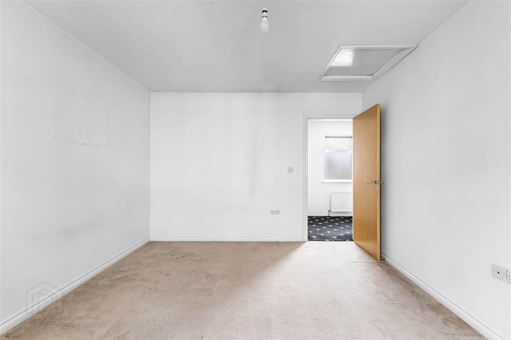 36a Holborn Avenue 13 of 24