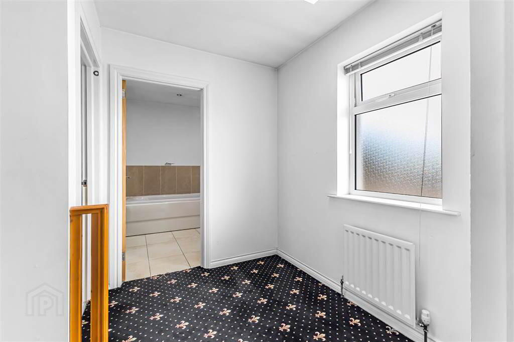 36a Holborn Avenue 19 of 24