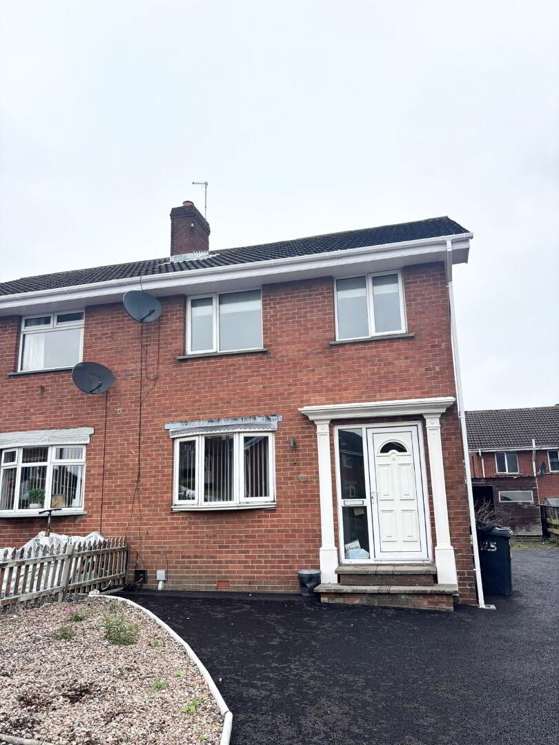 12 Tara Crescent 1 of 8