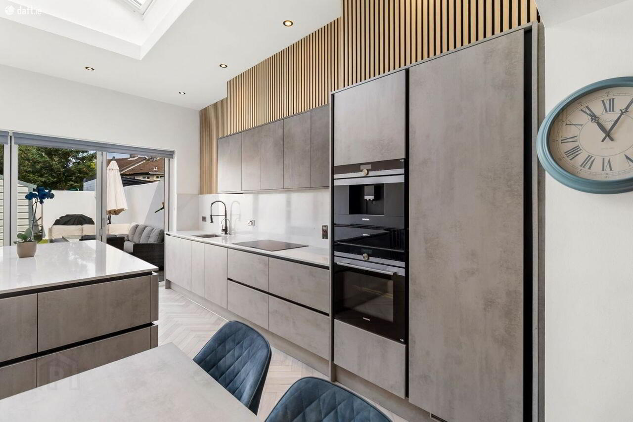 4 Avenue De Rennes 8 of 32