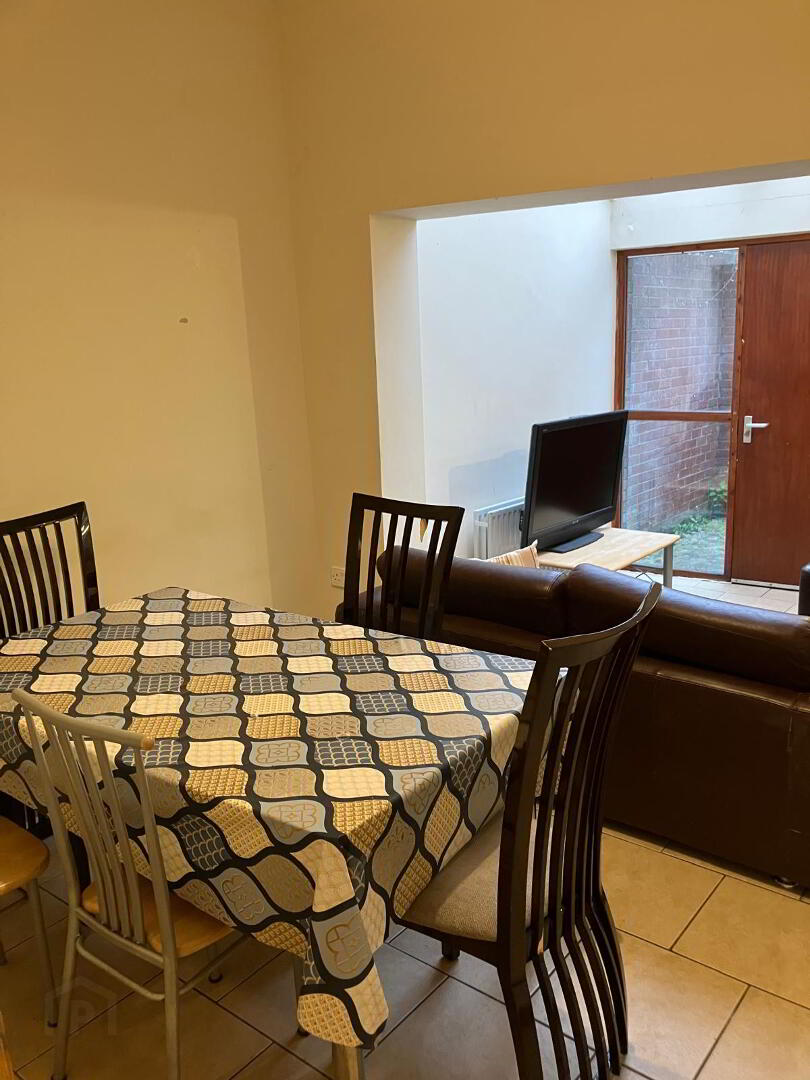 22 Agincourt Street 3 of 13