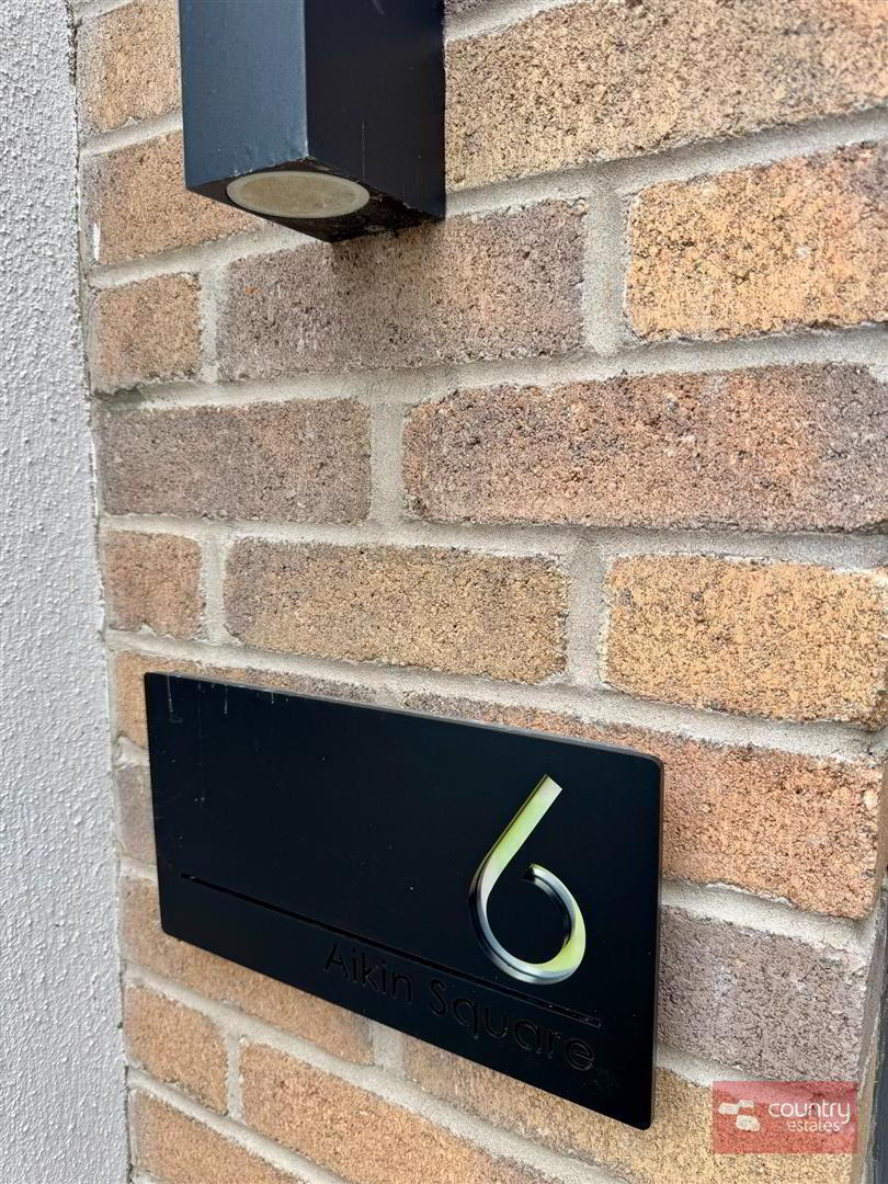6 Aiken Square 5 of 32