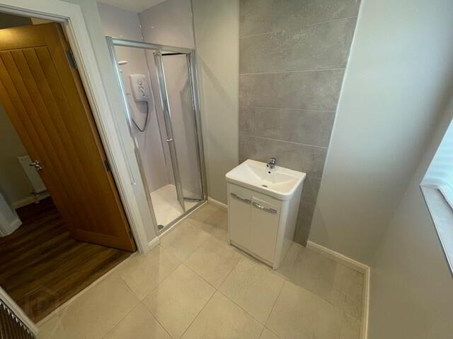 Unit 4, Park View 6 of 10