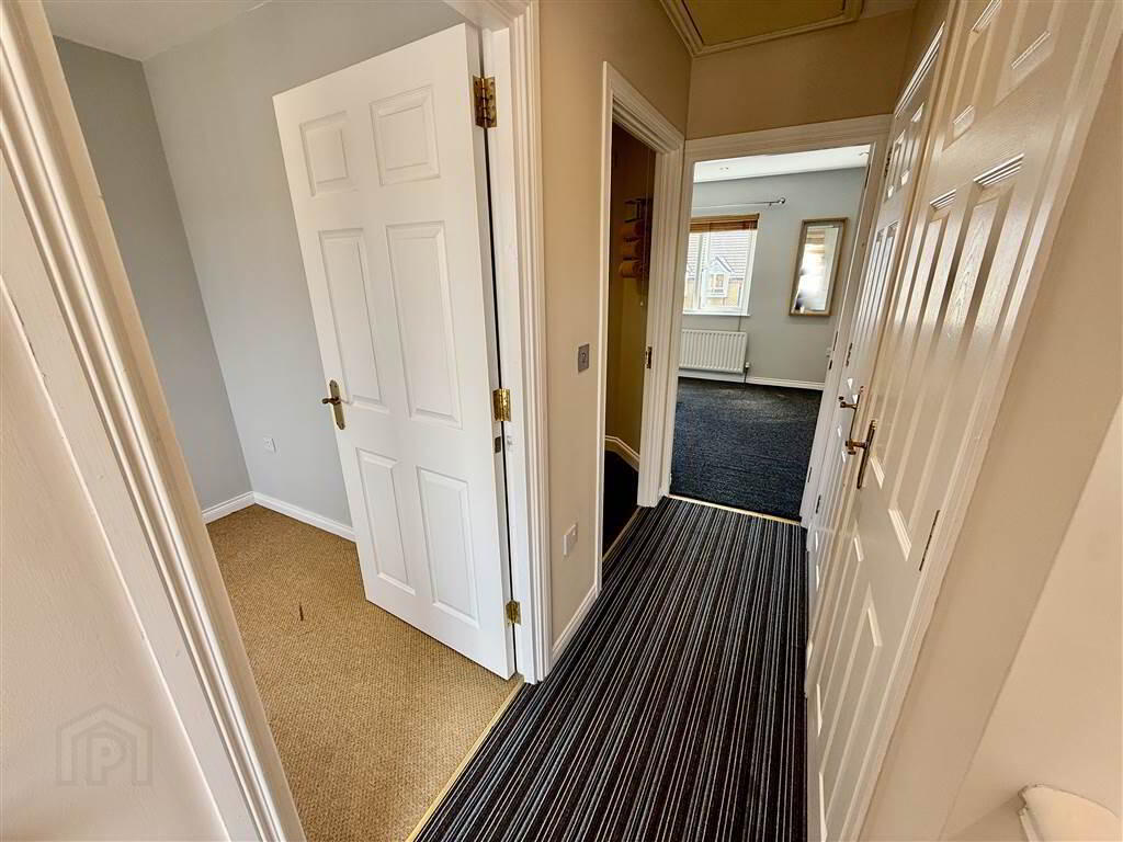 20 Kingcourt Avenue 7 of 11