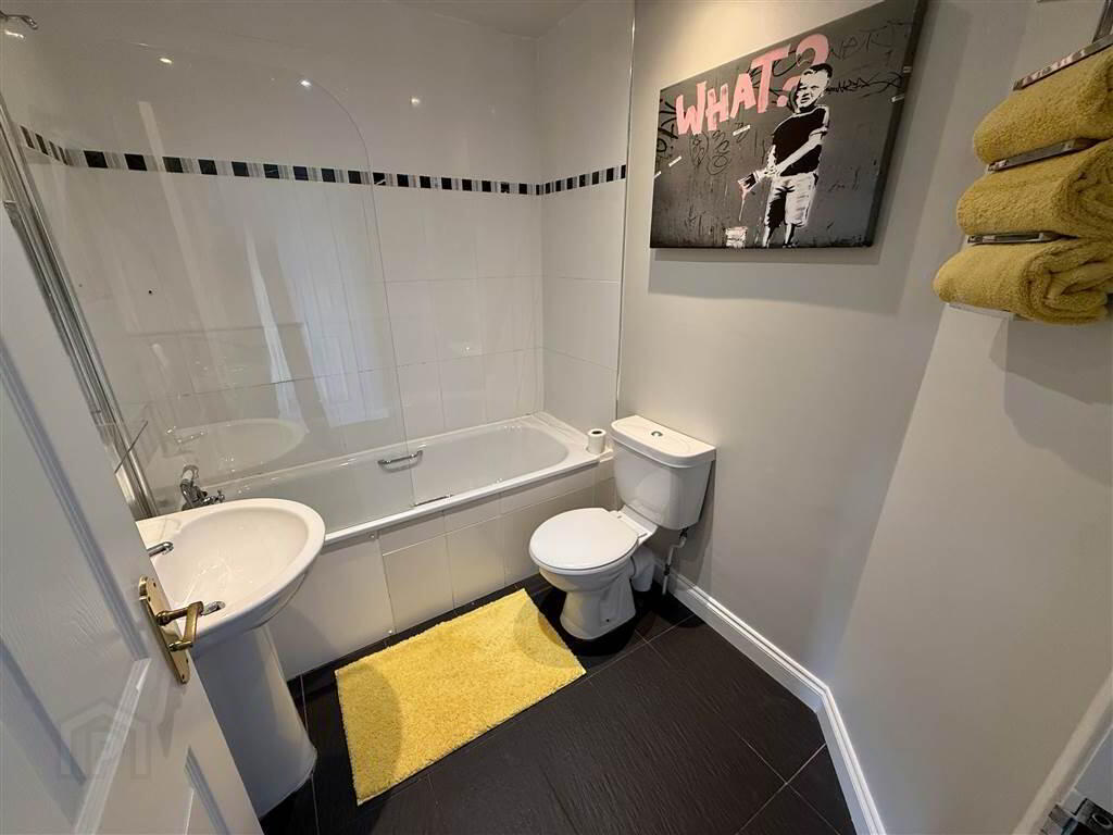 20 Kingcourt Avenue 11 of 11