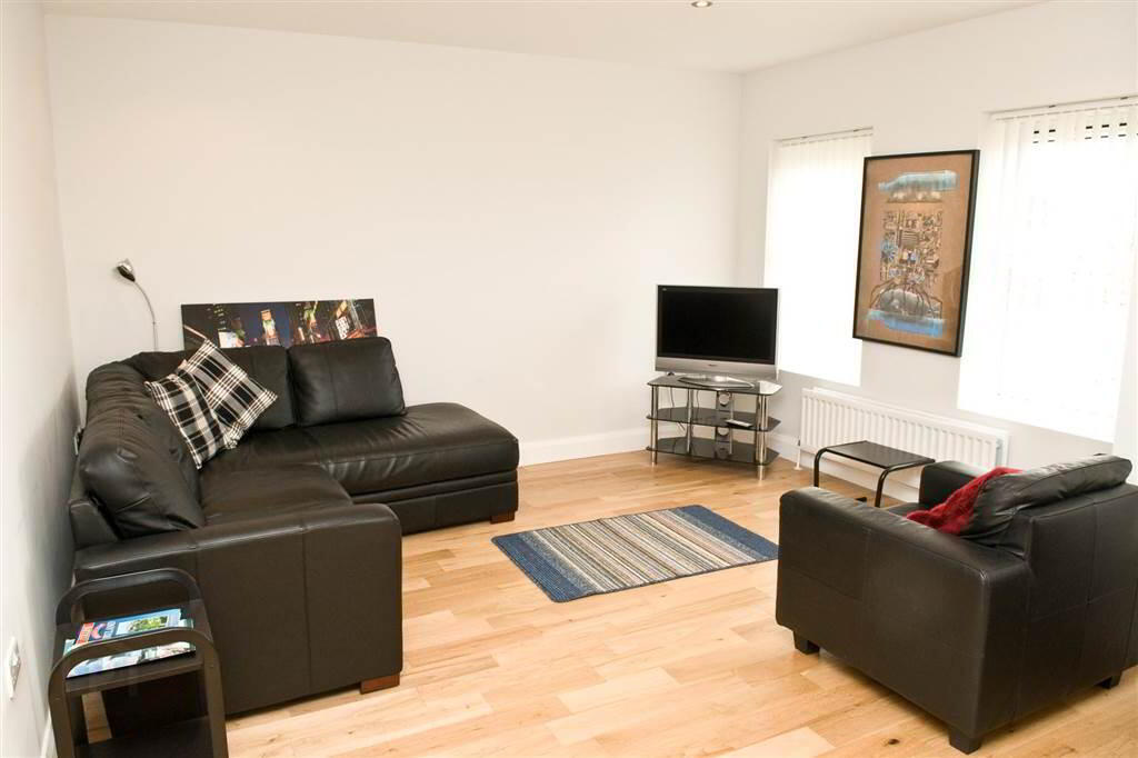 Apt 4, 201 Holywood Road 4 of 11