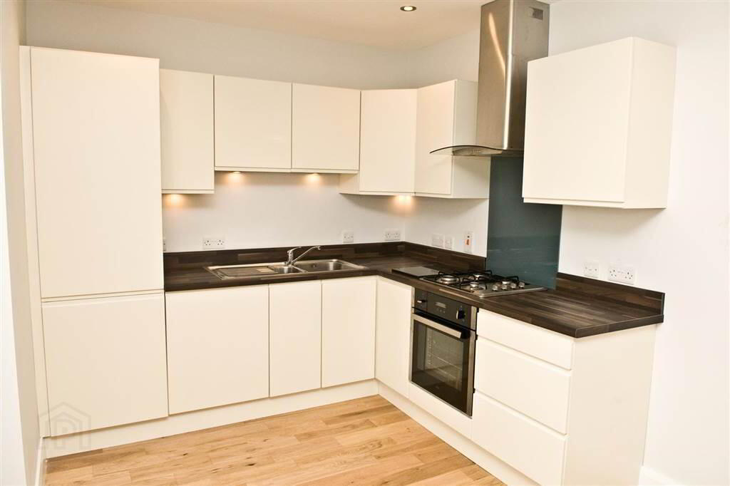 Apt 4, 201 Holywood Road 6 of 11