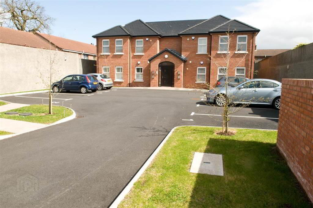 Apt 4, 201 Holywood Road 1 of 11