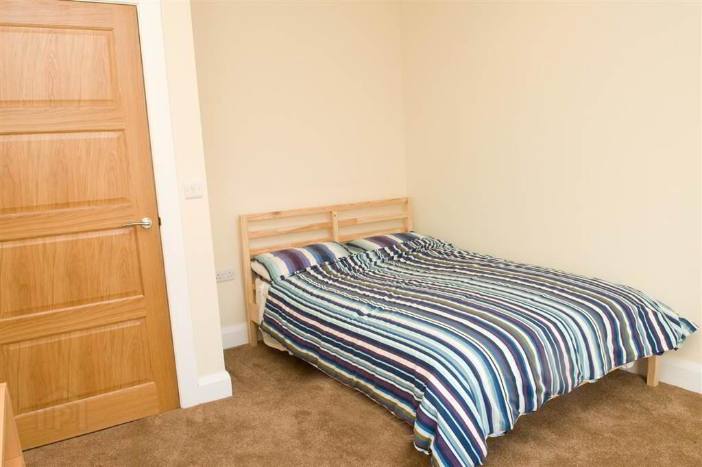 Apt 4, 201 Holywood Road 8 of 11