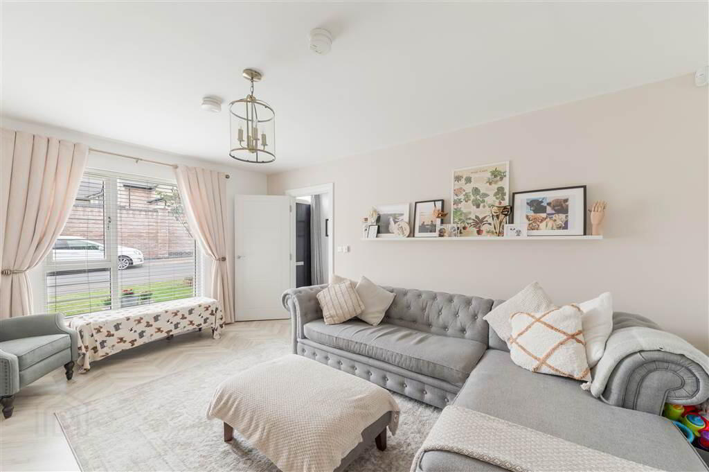 48 Woodbrook Walk 8 of 36