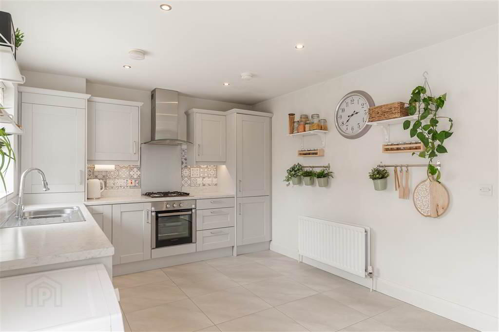 48 Woodbrook Walk 12 of 36