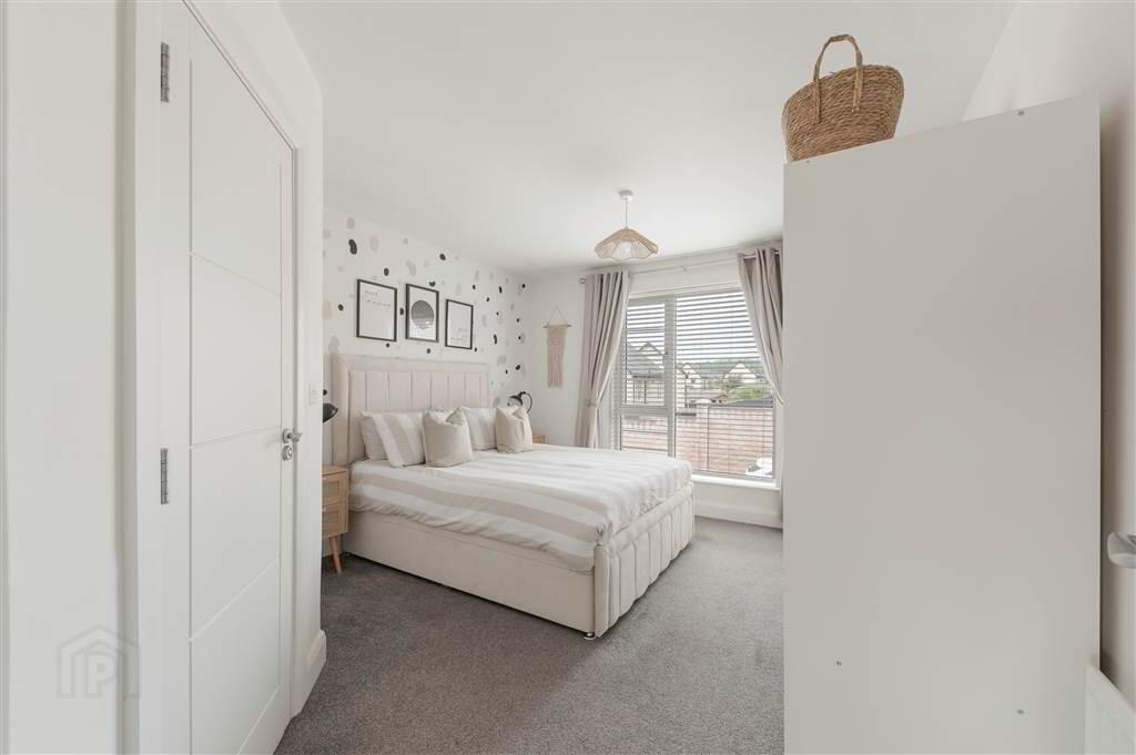 48 Woodbrook Walk 22 of 36