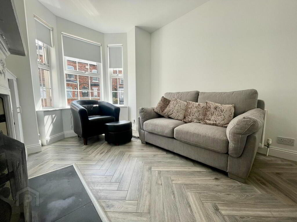 9 St Albans Gardens 2 of 7