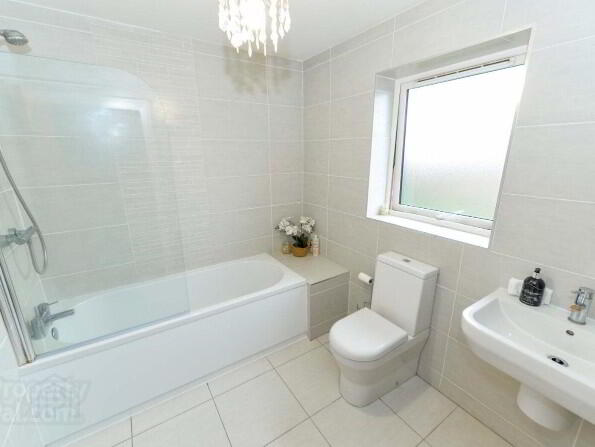 7 Highgrove Green 24 of 32
