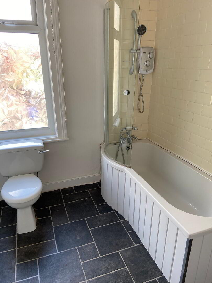 75 Ballygomartin Road 16 of 21