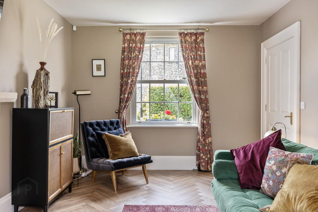 5 Governors Gate Crescent 7 of 39