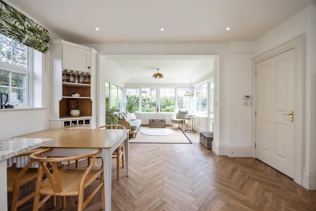 5 Governors Gate Crescent 12 of 39