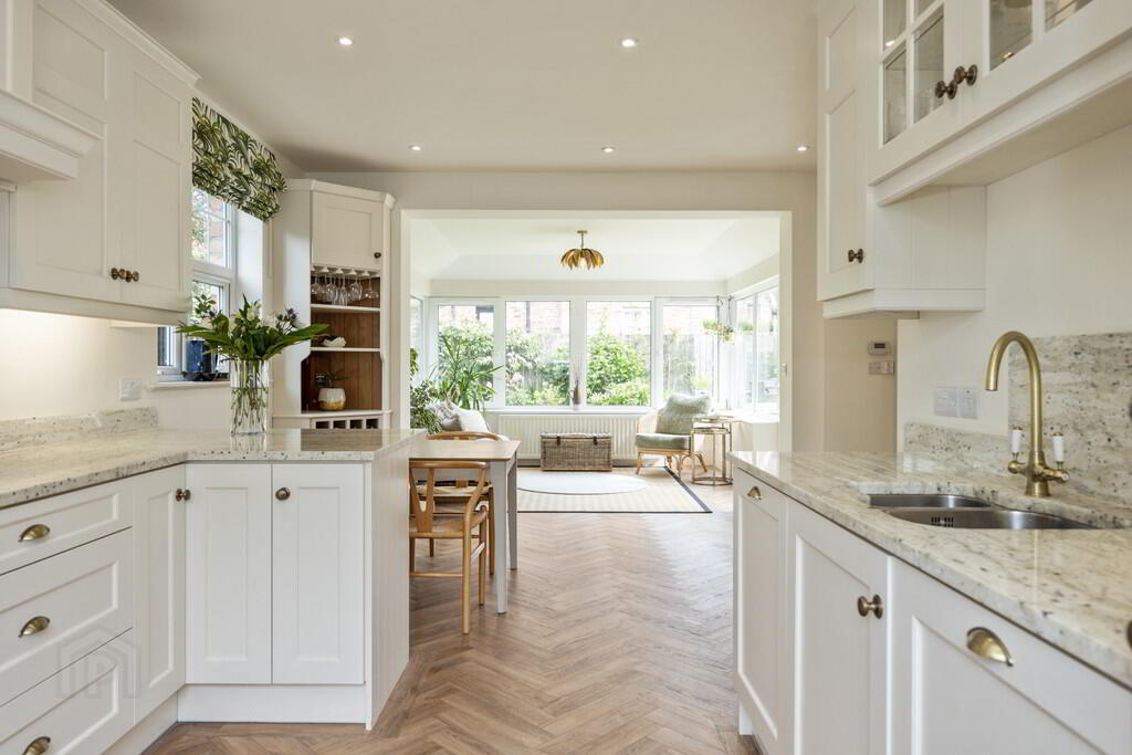 5 Governors Gate Crescent 11 of 39
