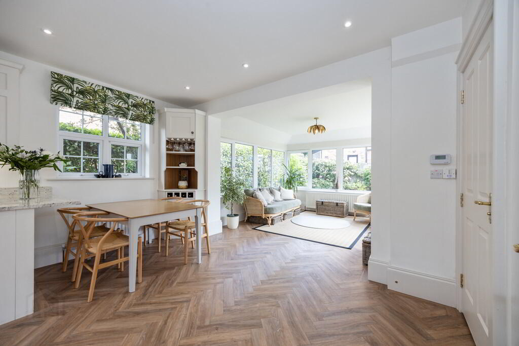 5 Governors Gate Crescent 17 of 39