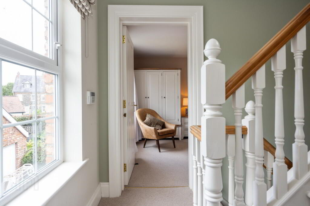 5 Governors Gate Crescent 19 of 39