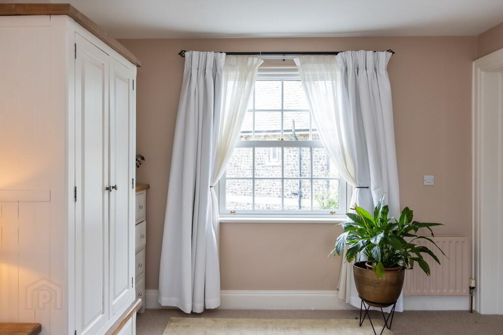 5 Governors Gate Crescent 22 of 39