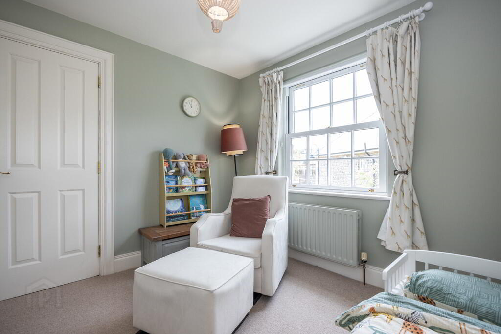 5 Governors Gate Crescent 25 of 39