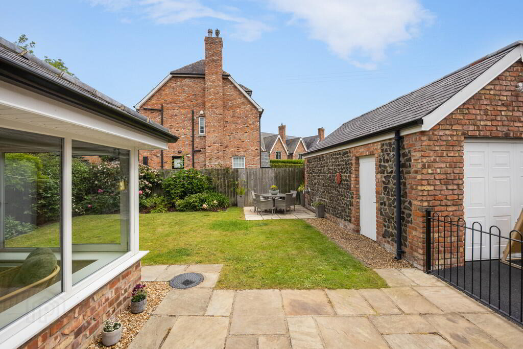 5 Governors Gate Crescent 36 of 39