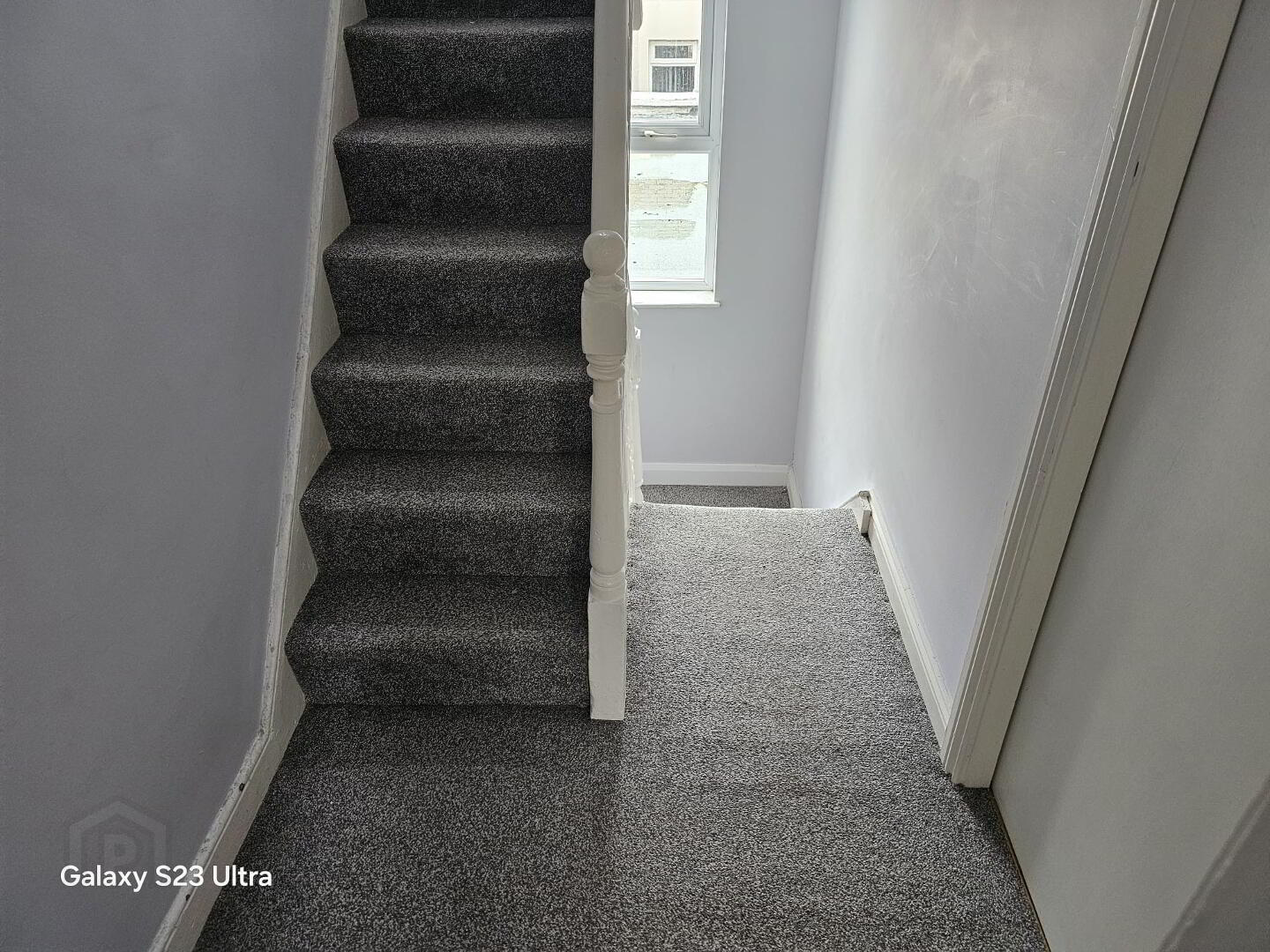 Room, 17 Dunvegan Street 6 of 10