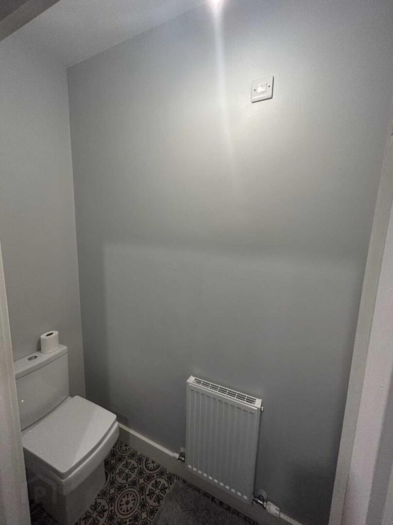 2.195 Templemore Avenue 7 of 12
