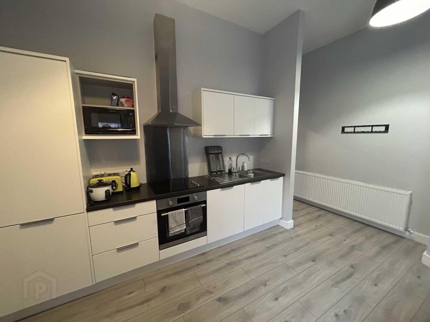 2.195 Templemore Avenue 6 of 12